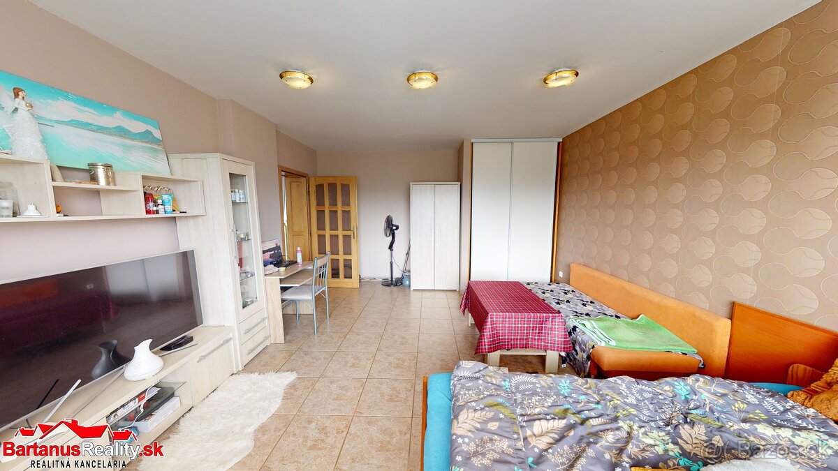 BartanusReality - Na predaj rozmerný rodinný dom s pozemkom - 16