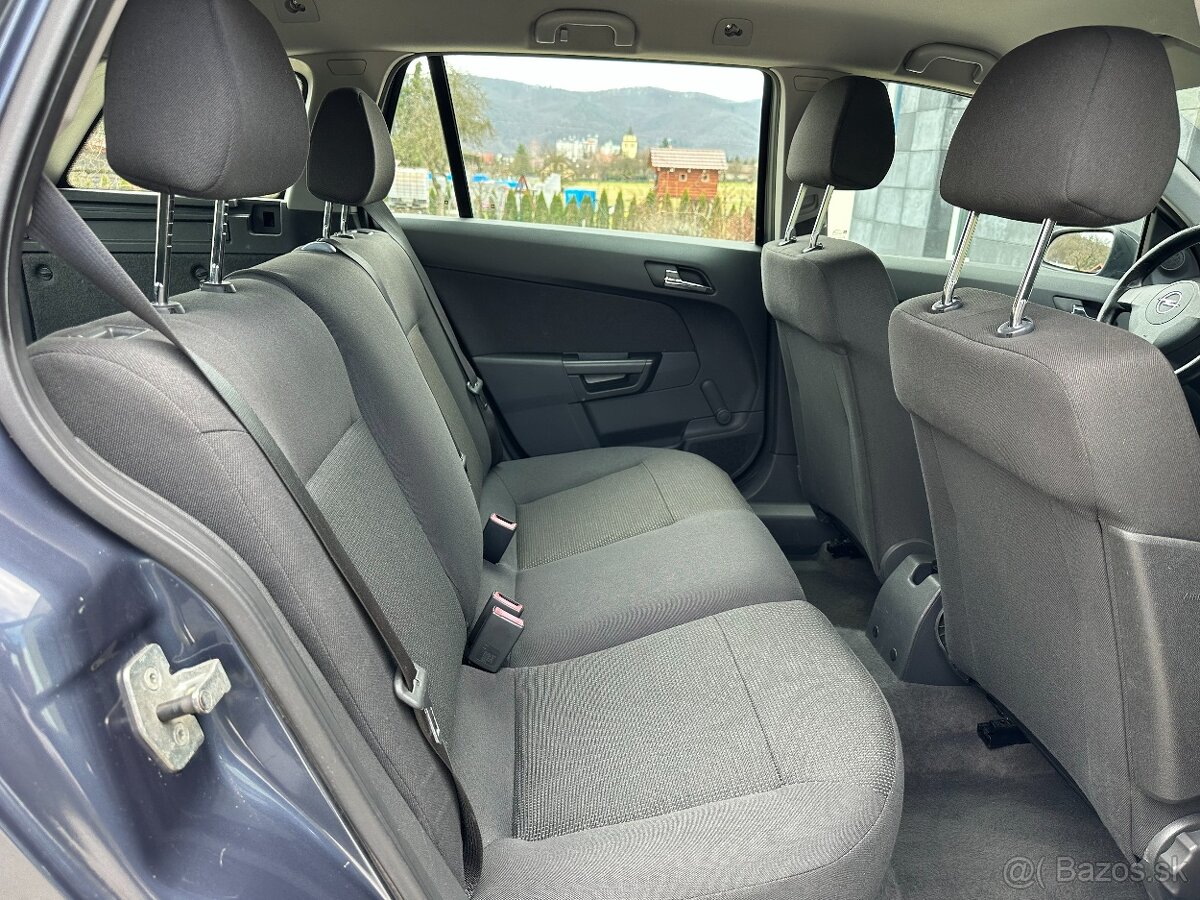 Opel Astra Caravan 1.9 CDTi r.v2010 - 16