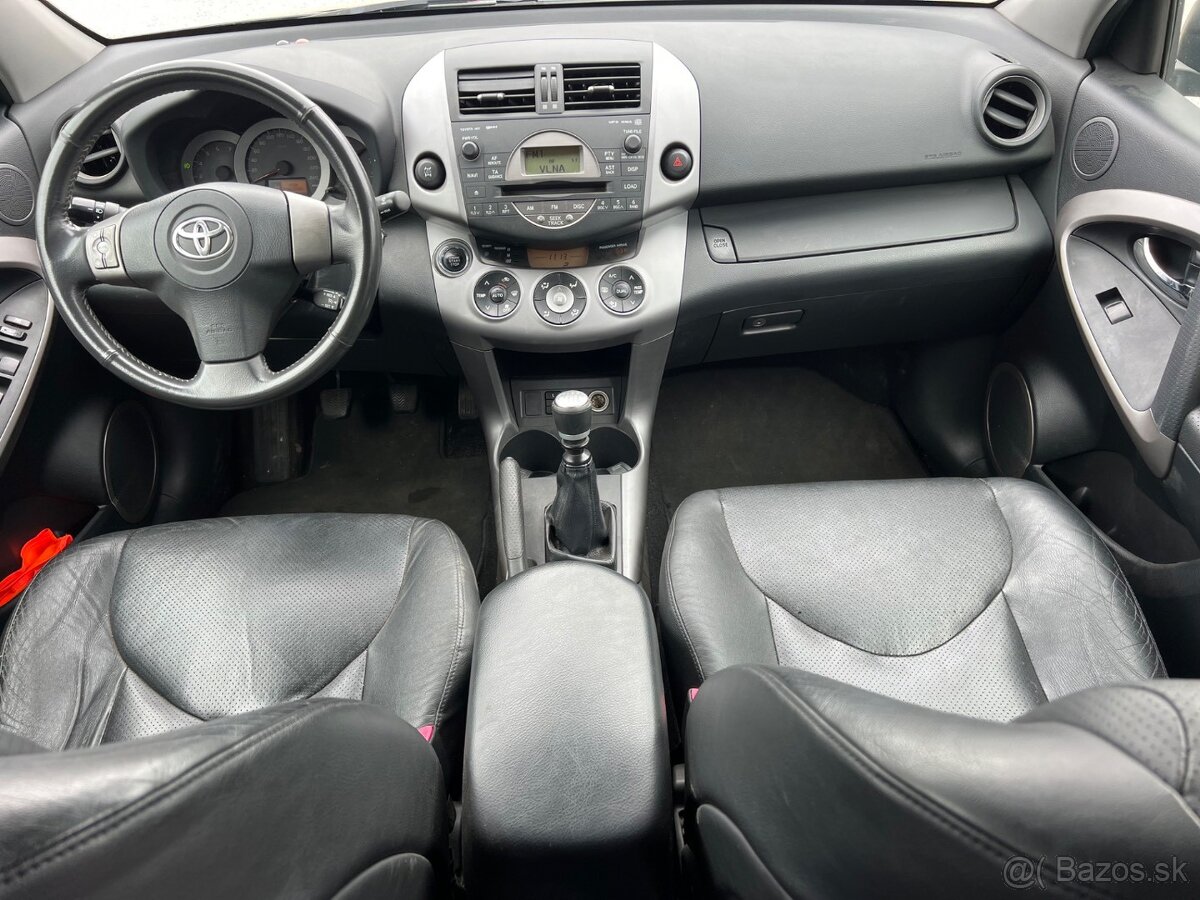 Toyota RAV4 2.2 D-4D 180 X+ - 16