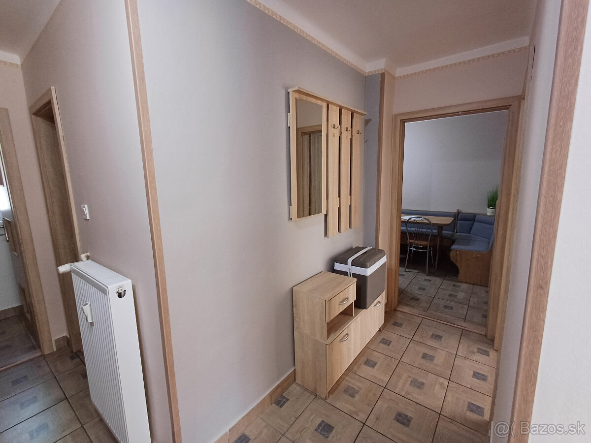 2-Izbovy byt v Komarne na prenajom. - 16