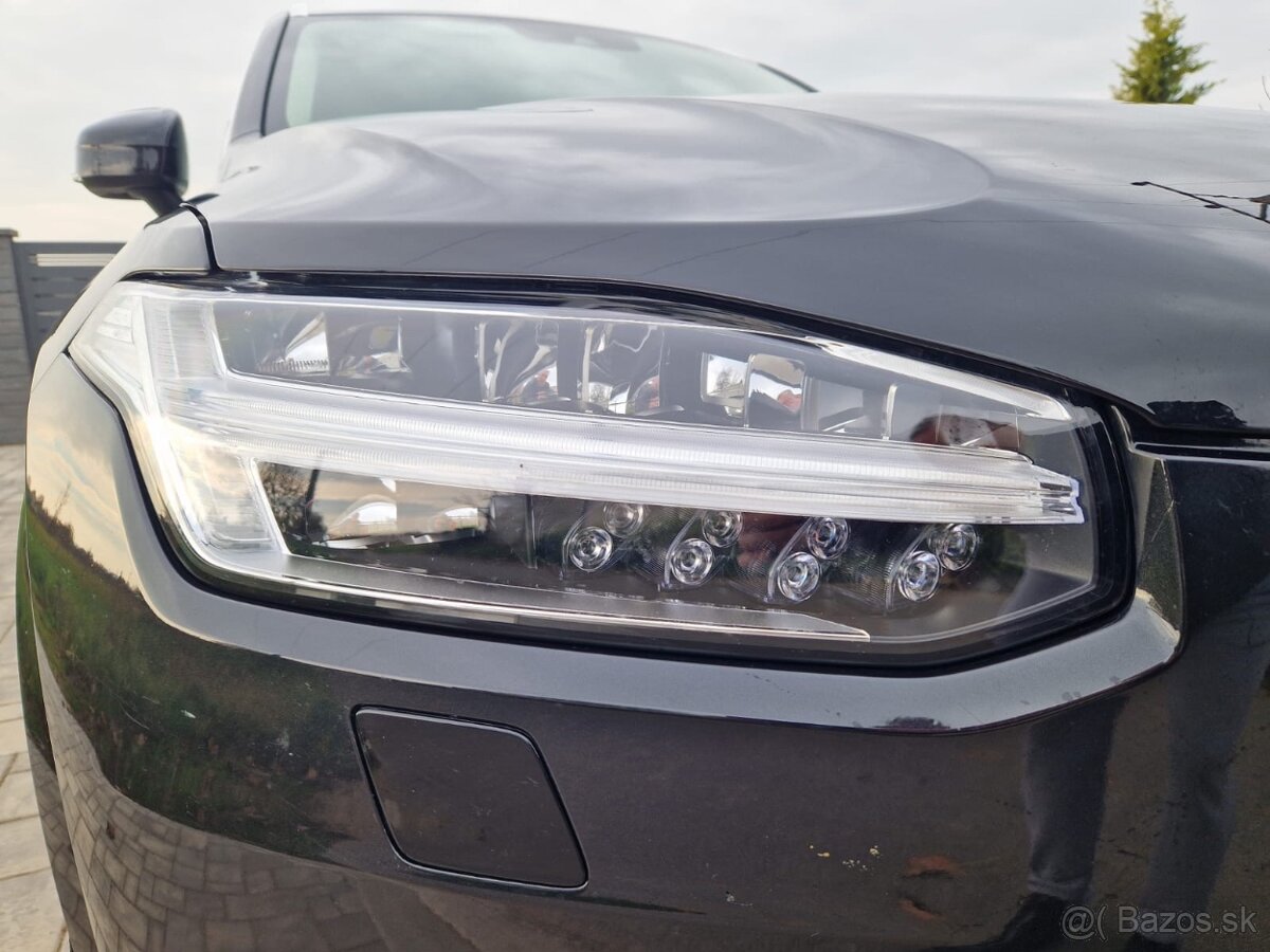 Volvo XC90 2.0 B5 Drive-E Momentum Pro AWD A/T 7m - 16