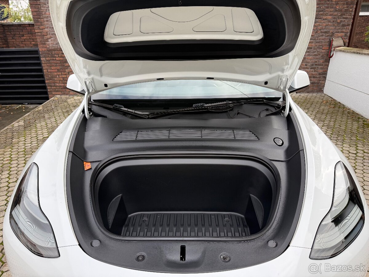 Tesla Model Y Performance Dual Motor - 16