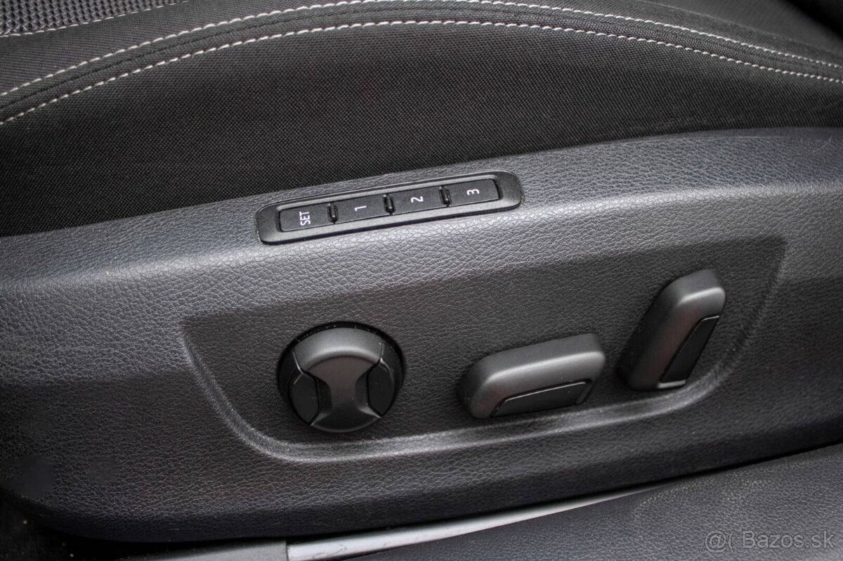 Škoda Superb Combi 2.0TDI DSG automat - 16