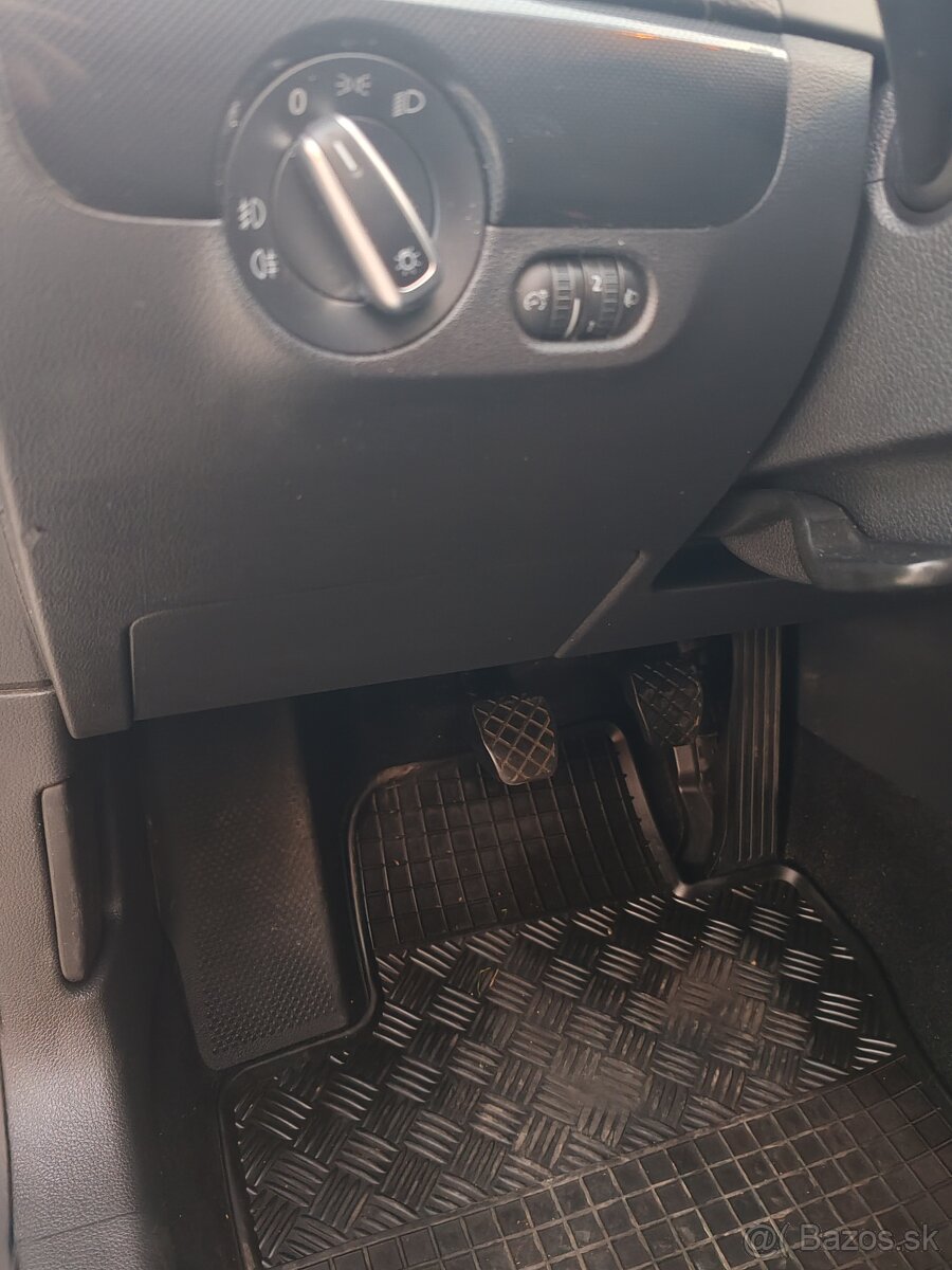 VOLKSWAGEN JETTA 1,6TDI - 16