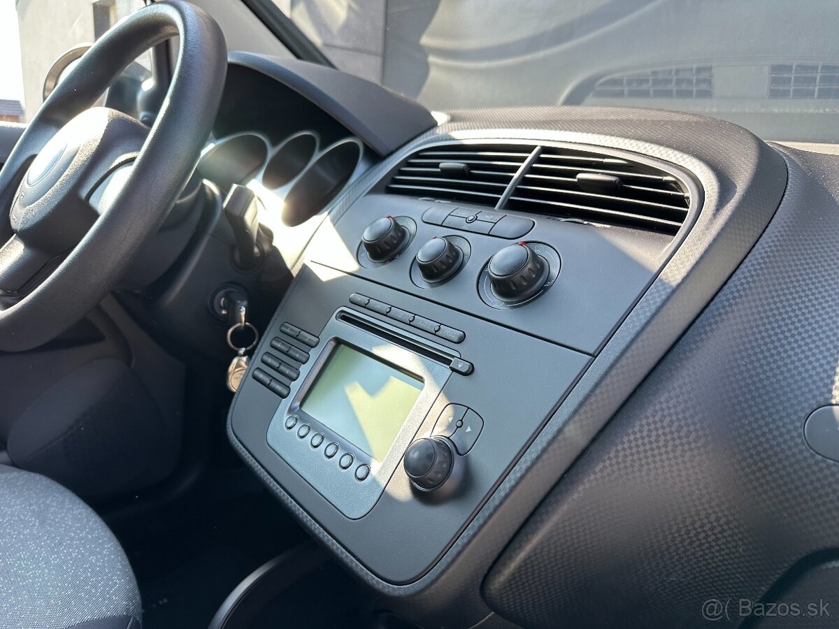 Seat Altea 1.6i Reference r.v 2008 - 16