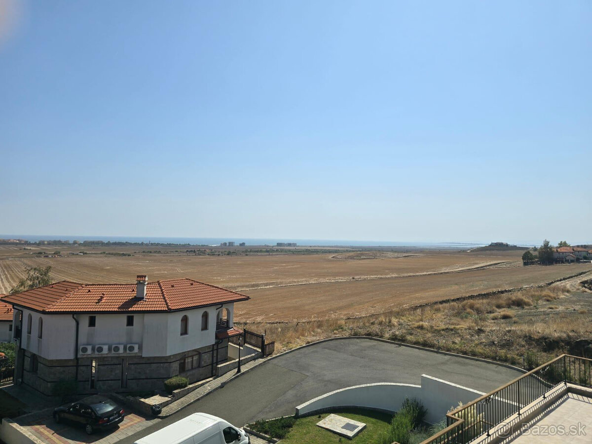 EXKLUZÍVNE Priestranný a zariadený 2-izbový apartmán v rez - 16