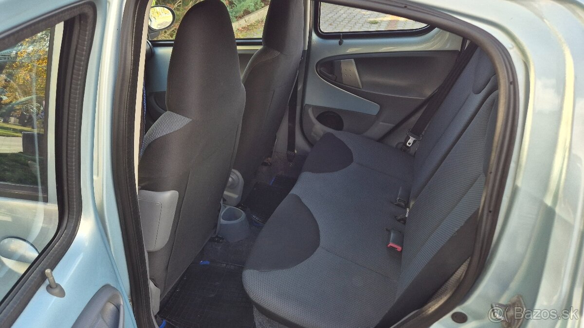 Toyota Aygo benzín automat - 16