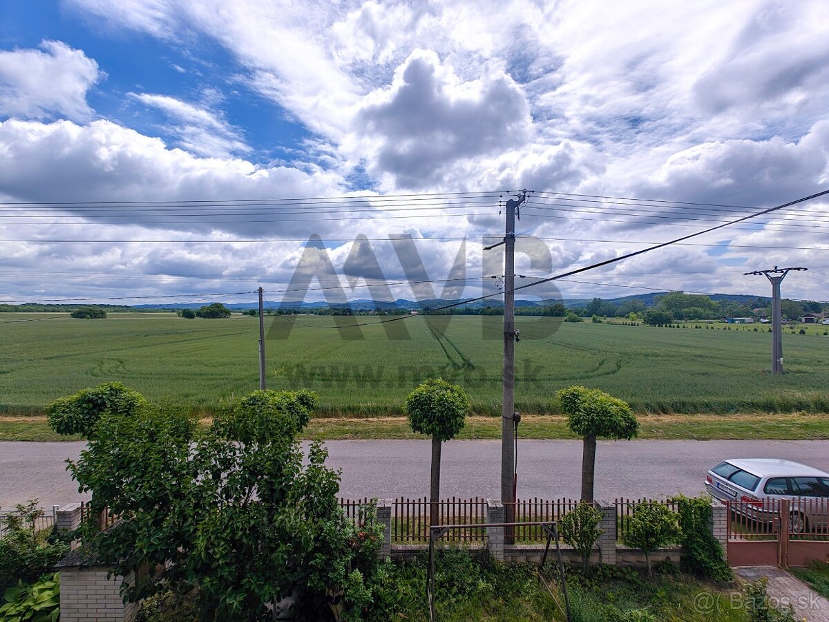PRIESTRANNÝ RODINNÝ DOM S NÁDHERNÝM PANORAMATICKÝM VÝHĽADOM - 16