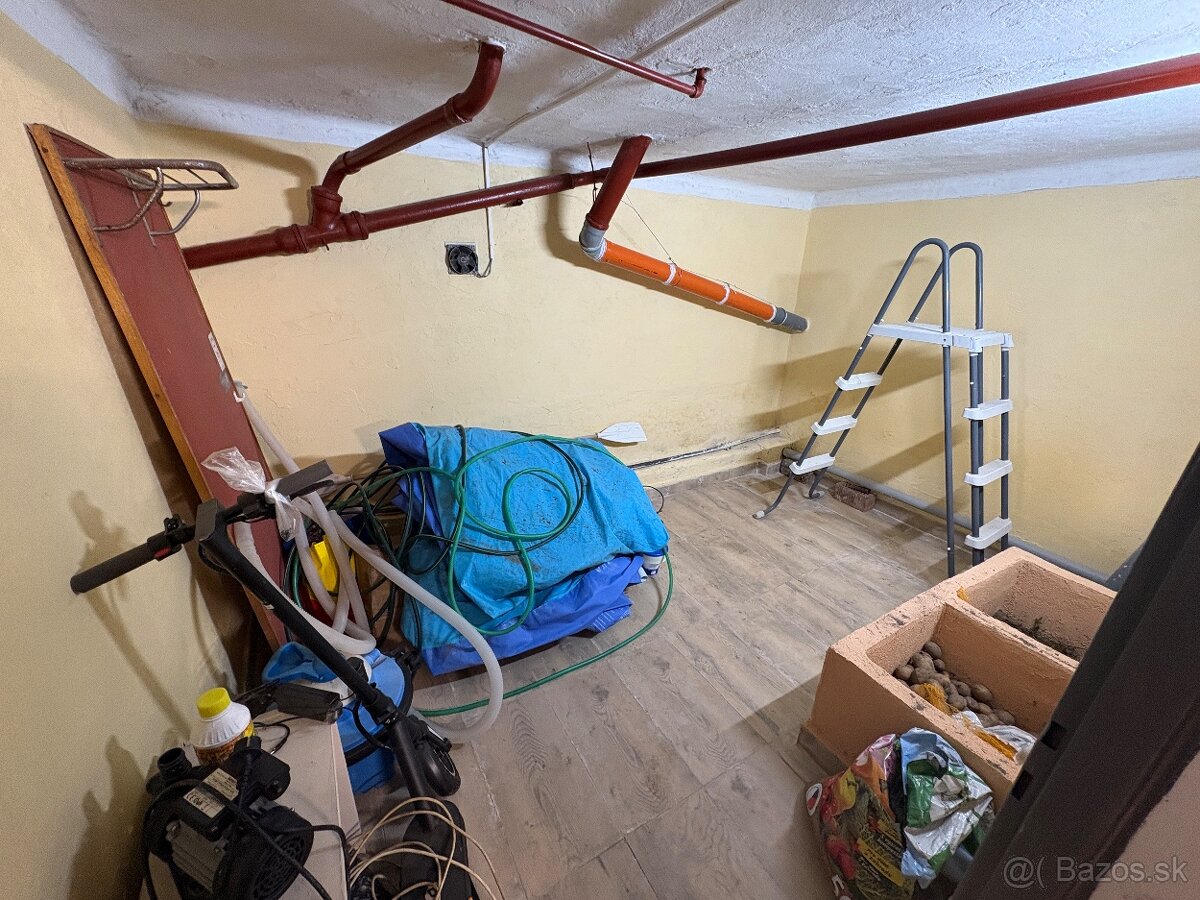 Predám veľký rodiny dom - 16