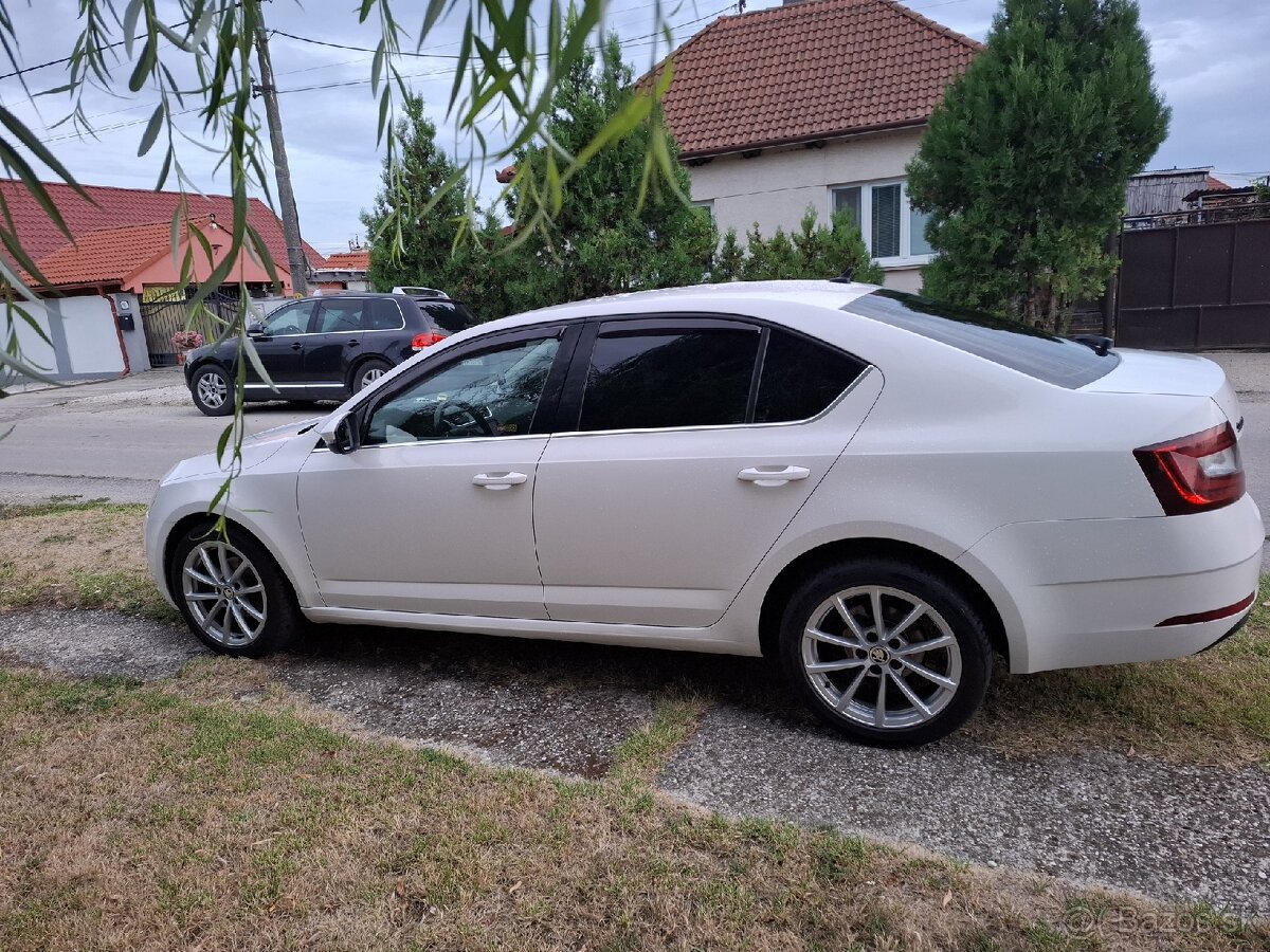 Predám krásnu octaviu 1.6tdi 85kw - 16