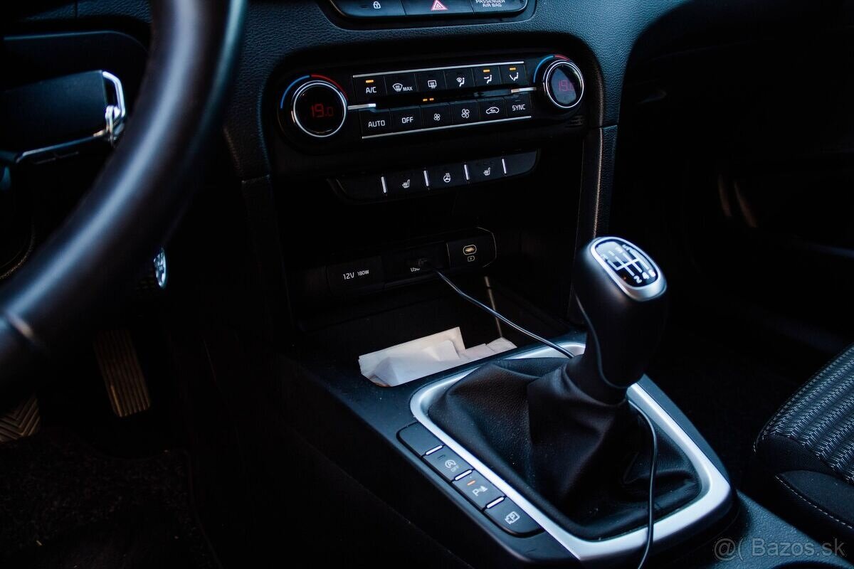 Kia Ceed - 16