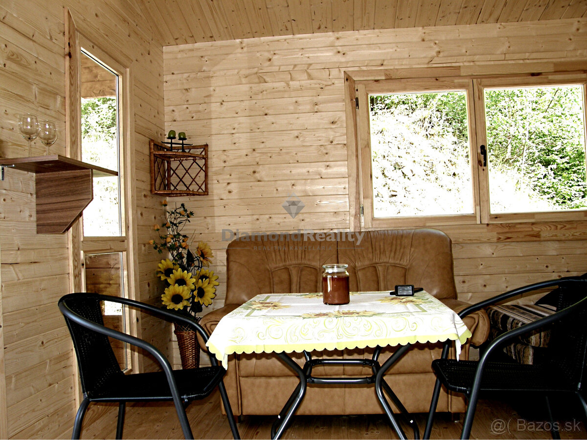 Zrub s pozemkom v Slovinkách, lesy, v zime sneh - 16