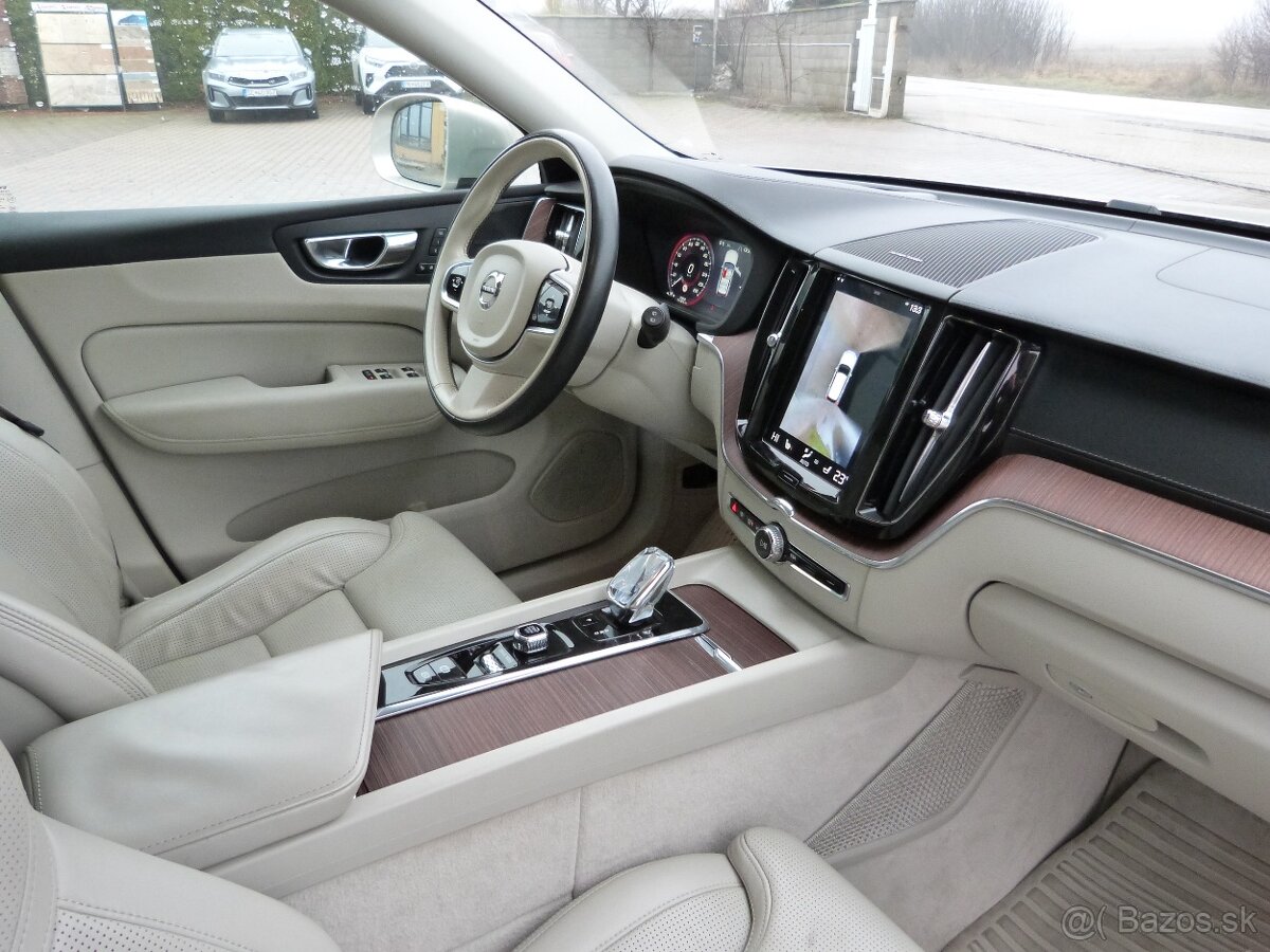 Volvo XC60 T8 Twin Engine Inscription eAWD A/T - 16
