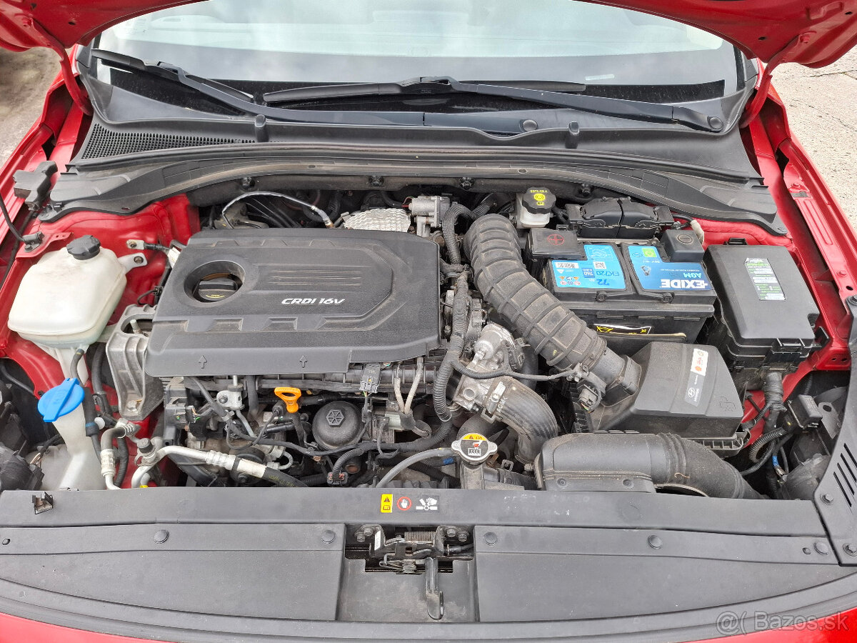 HYUNDAI i30 1,6 CRDi r.v. 2018 - 16