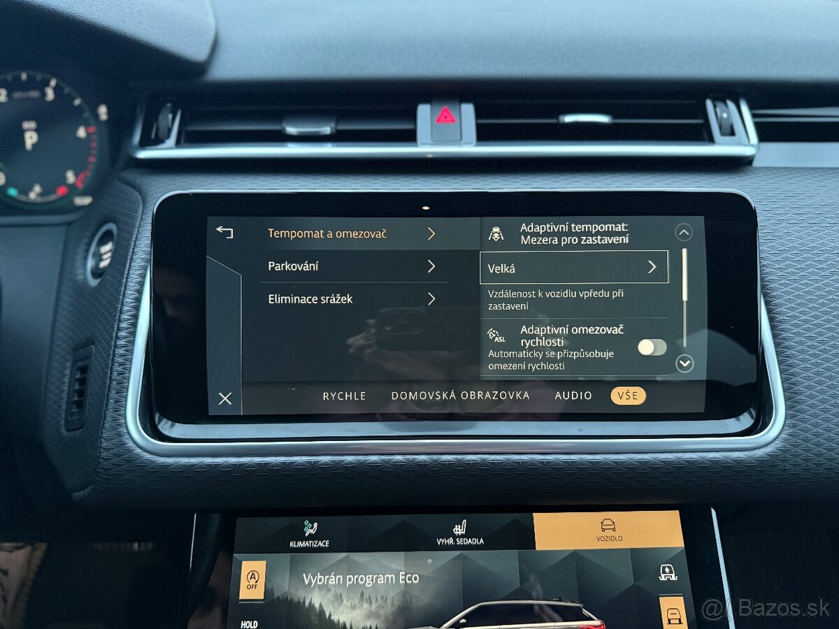 Land Rover Range Rover Velar R-Dynamics SE 300d - 16