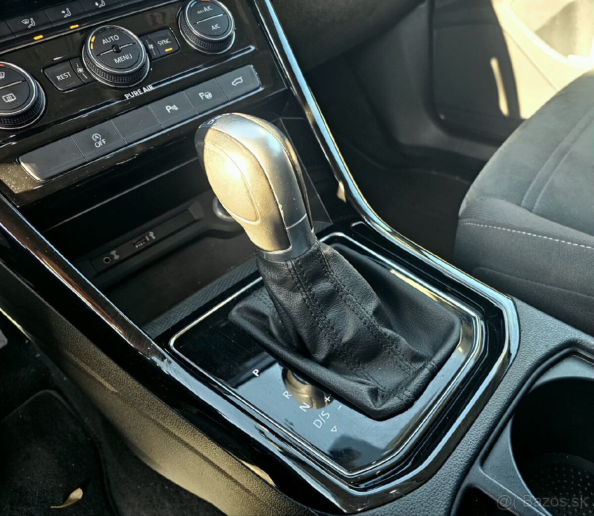 Volkswagen Touran 2.0 TDi Highline DSG - 16