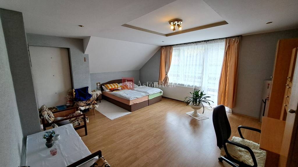 PREDAJ: Rodinný dom 6 izbový, pozemok 717m2, Liptovské Sliač - 16