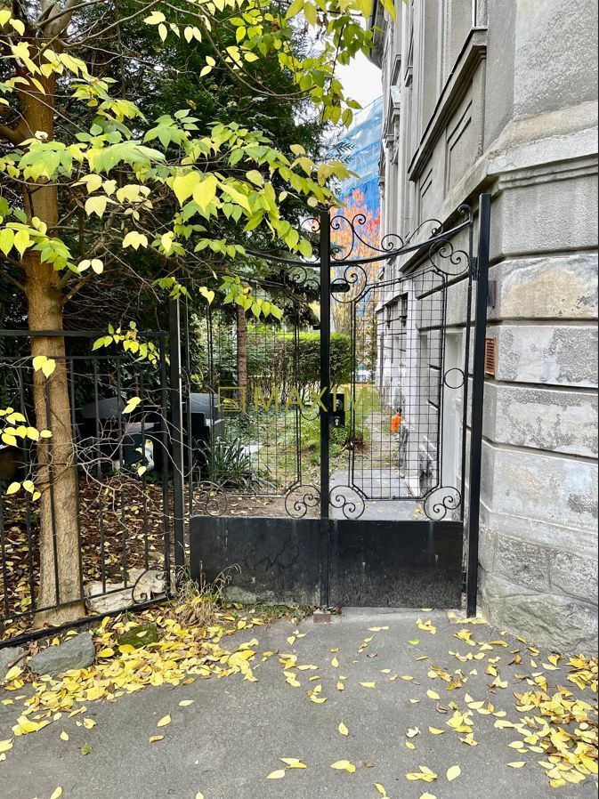 TOP - V historickej vile 3 izbový byt na ulici Šulekova v Br - 16