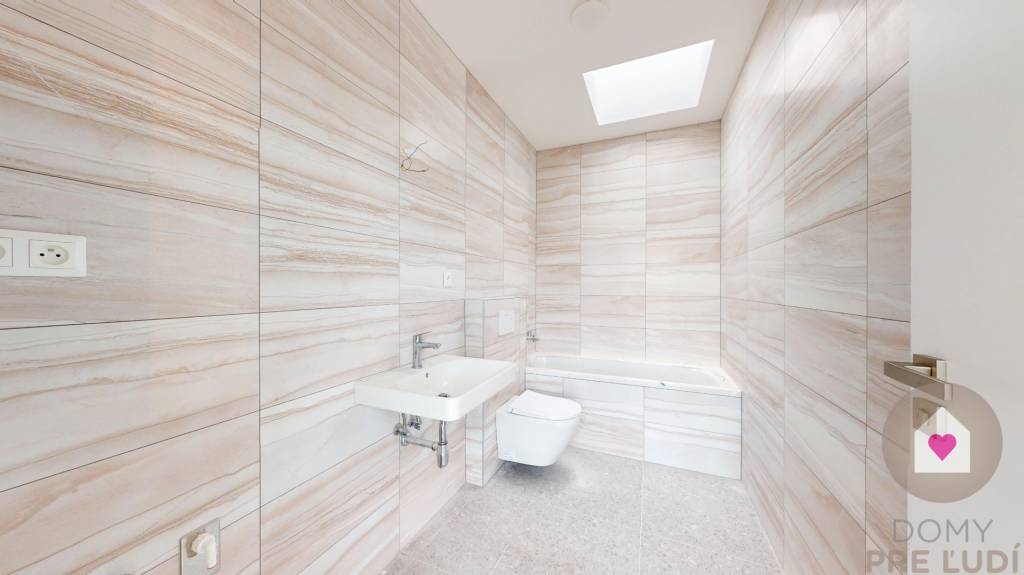 KOSTOLIŠTE - Skolaudovaná novostavba V ŠTANDARDE s hliníkový - 16