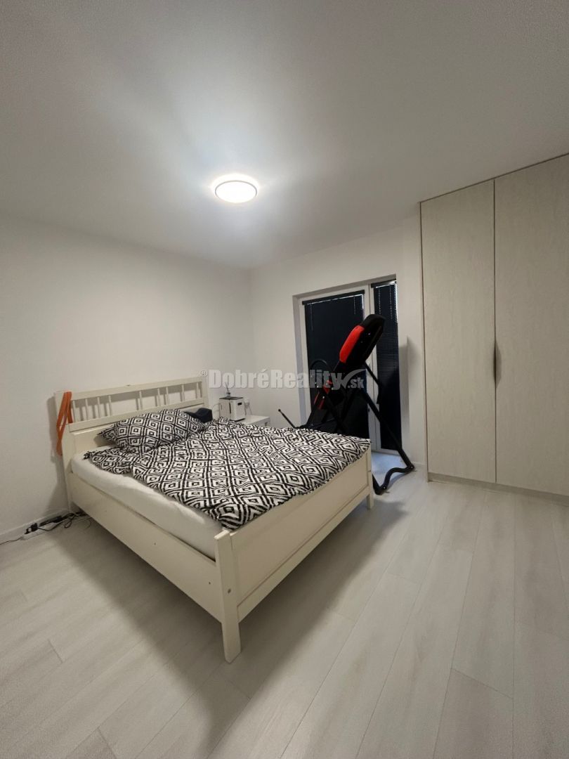 Štýlový rodinný dom z lodných kontajnerov, na predaj. - 16