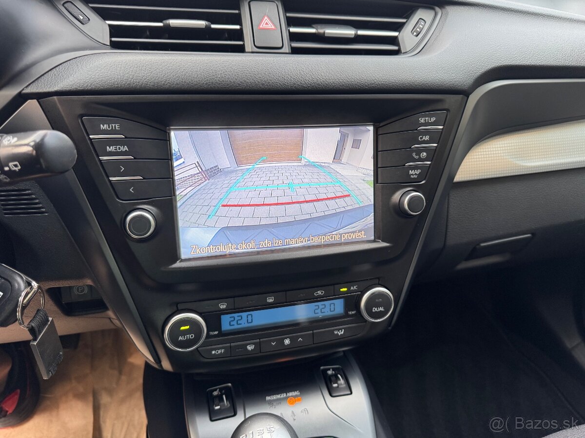 Toyota Avensis Combi 1.8i Valvematic - 16