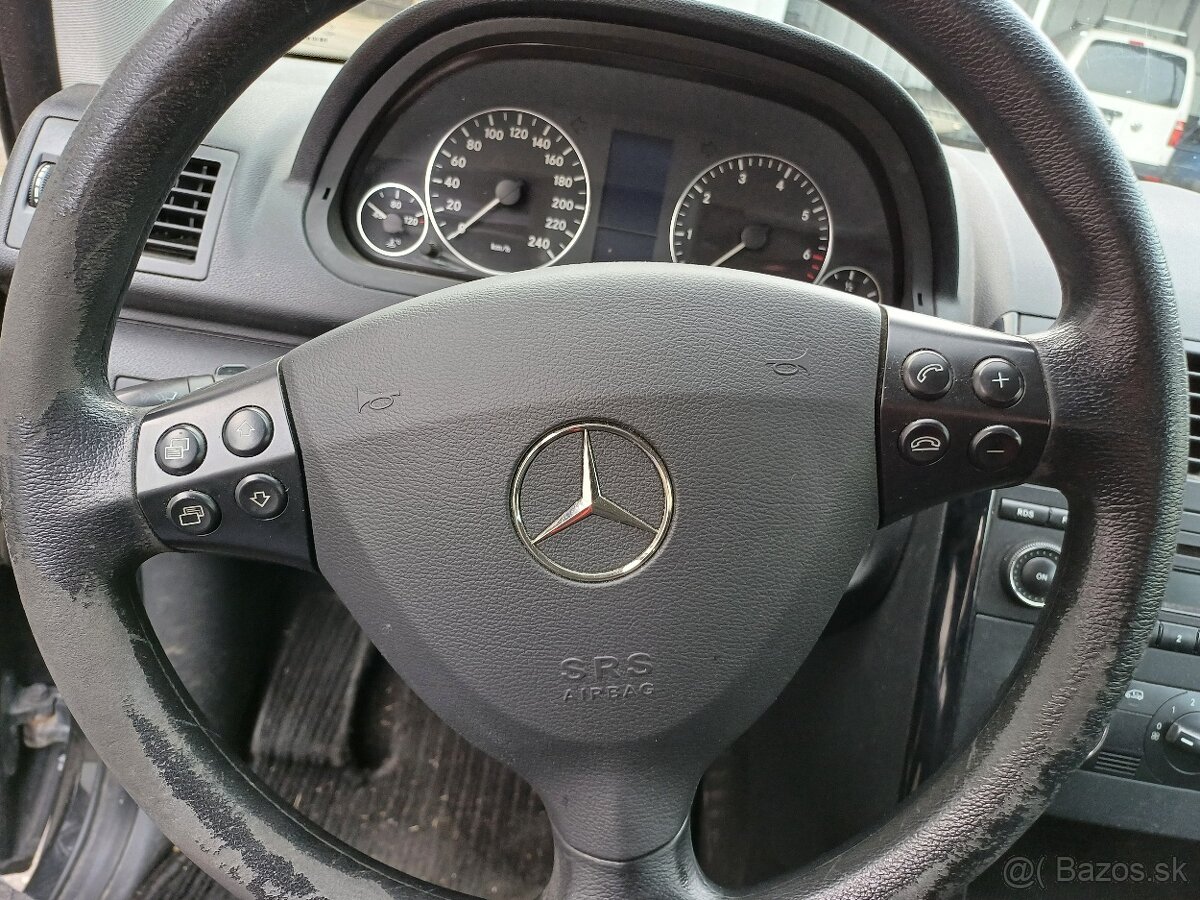 Predám Mercedes-Benz A, 1.4 benzín, 3-dverový,rok výroby 200 - 16