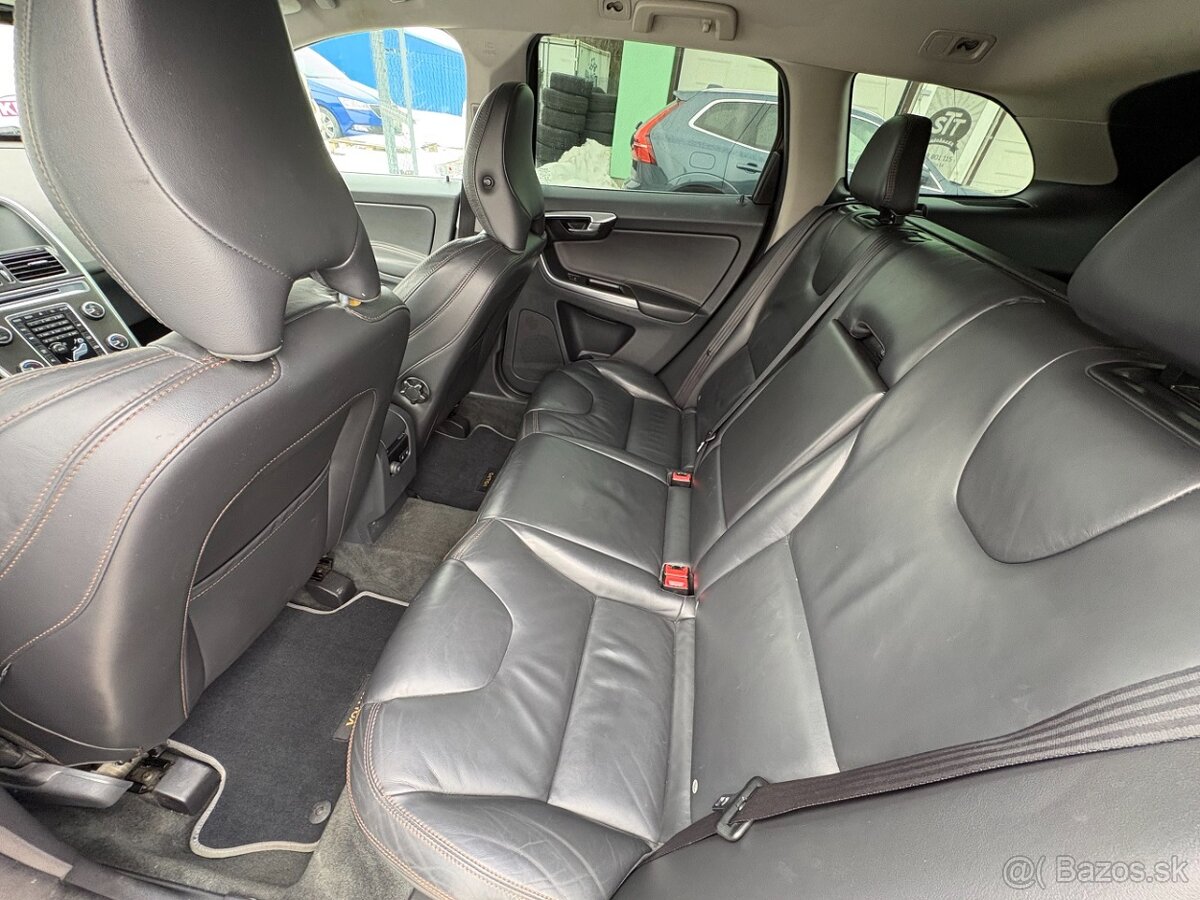 Volvo XC60 D4 AWD 2.4L Summum - 16