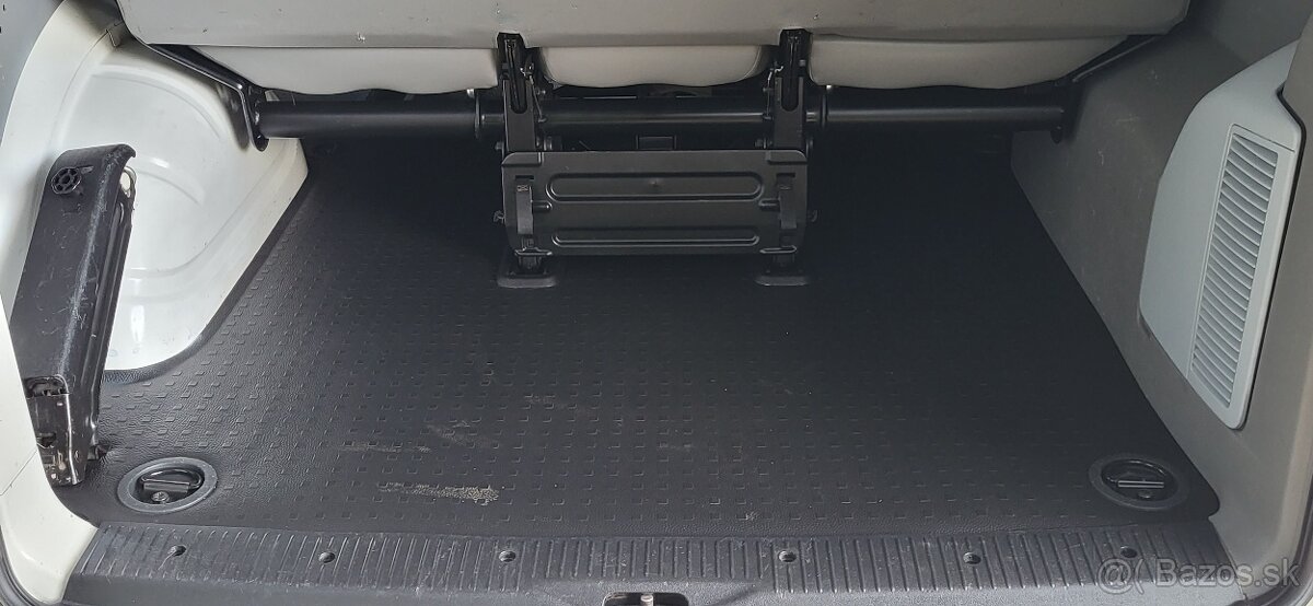 VW Transporter T5 2,0TDI 103kW 9miest - 16