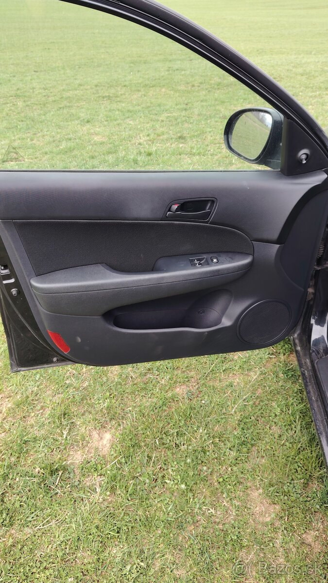 Predám Hyundai i30 1.4 benzín - 16