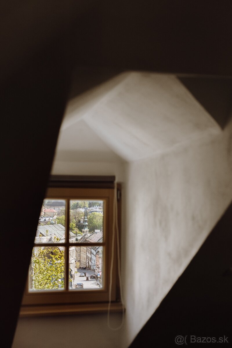 Zrekonštruovaný zariadený dom pri Námestí Svätej Trojice - 16