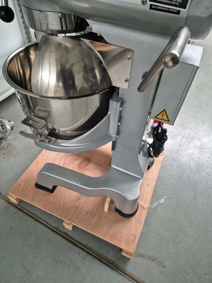 KUCHYŇSKKÝ ROBOT 30 L ŠLAHAČ MIESIČ CESTA - 16