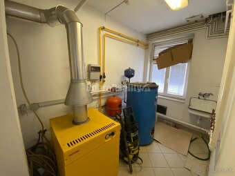 Na predaj pekný priemyselný areál na rozsiahlom pozemku aj s - 16