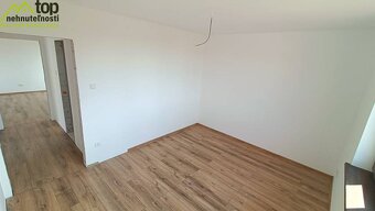Hruboňovo - novostavba 4 izbový moderný RD kúsok od NR - 16