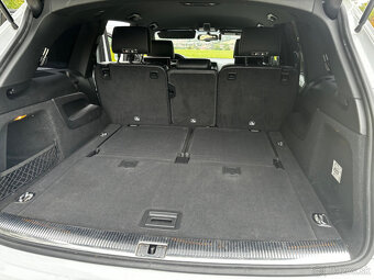 Audi Q7 3.0 TDI S-line Quattro 7 míst - 16
