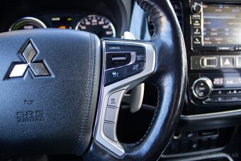 Outlander PHEV Plugin Hybrid 2,0 - 16