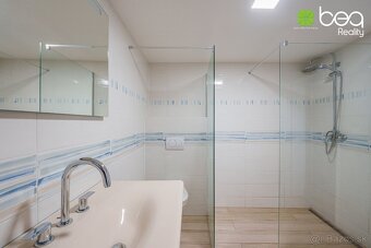 NA PREDAJ: Dom so 6 nájomnými bytmi v centre Levoče, záhrada - 16