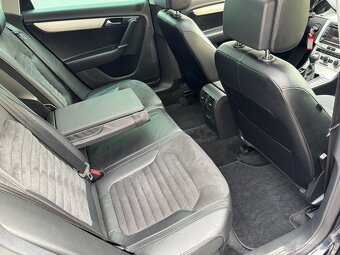 Volkswagen Passat Variant 2.0 TDI CR HIGHLINE - 16