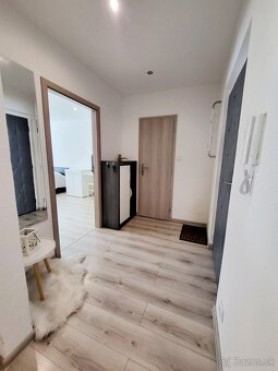 3 i byt, ul. ŠKARVANA/PRIEVIDZA – 74 m2 + 2 x lodžia - 16