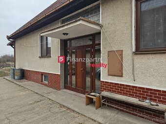 Znížená cena - Na predaj starší dvojgeneračný dom s veľkým p - 16