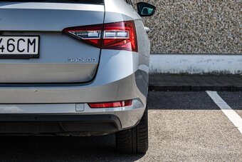 Škoda Superb Combi 2.0 TDI L&K DSG aj na splátky - 16