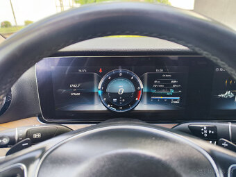Mercedes-Benz E trieda Sedan 220 d 4MATIC A/T - 16