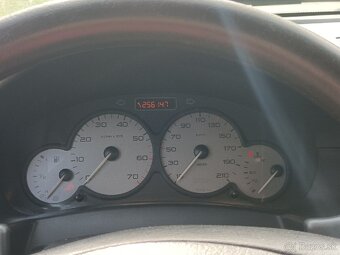 Peugeot PARTNER 1.6Hdi - 5 miestne - 16