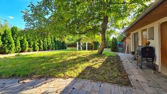 Útulný 3-izbový dom s veľkým pozemkom (910m2) a terasou - 16