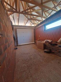 REZERVOVANEPredaj 4 izbový bungalov s garážou Nitra - Zob - 16