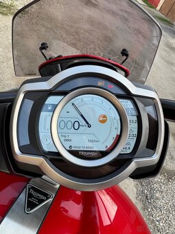 Triumph Rocket 3R - 16