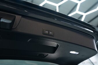 Audi A4 2.0TDI 140kW, automat, 2020 DPH - 16