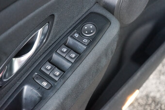 13- RENAULT Mégane Grandtour, 2011,benzín,1.6i, 74 kW - 16