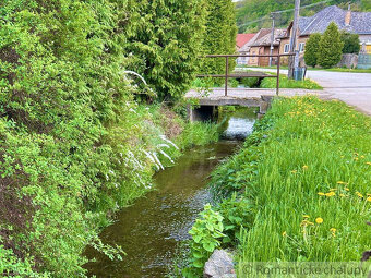 Chalupa so začatou rekonštrukciou v malebnej koncovej obci - 16