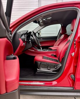 Alfa Romeo STELVIO 2.2 JTD A/T 118 kW 2019 - 16