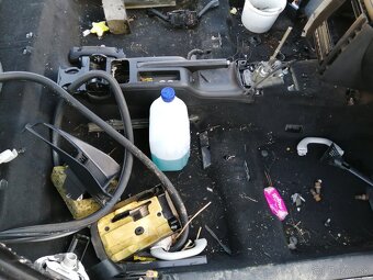 Golf 4 1,9 TDi 85 KW vcelku - 16